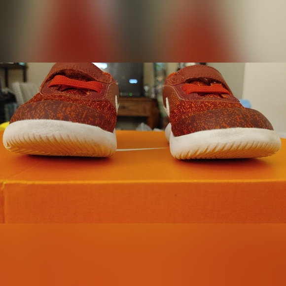 💢VGUC BOYS NIKE RUNNERS - Picture 5 of 15